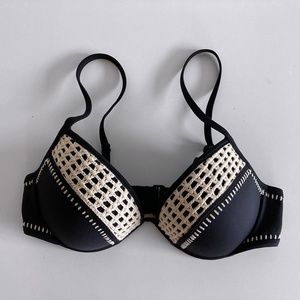 Victoria's Secret Fabulous Black & White Crochet Bikini Bra Top 36D
